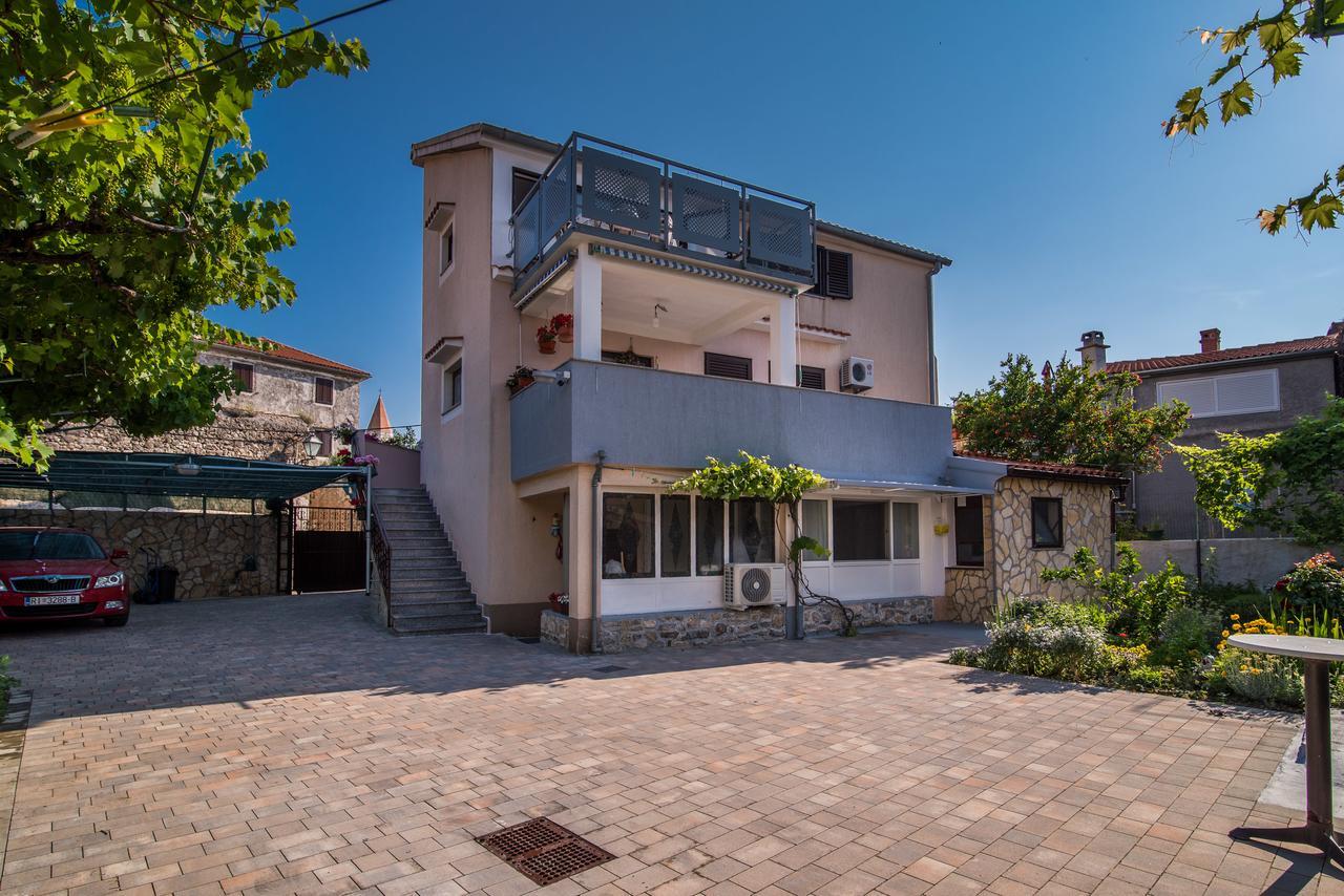 Apartment Sandra Krk Крк Экстерьер фото